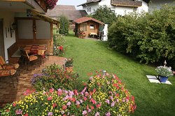 Garten mit Gartenhaus